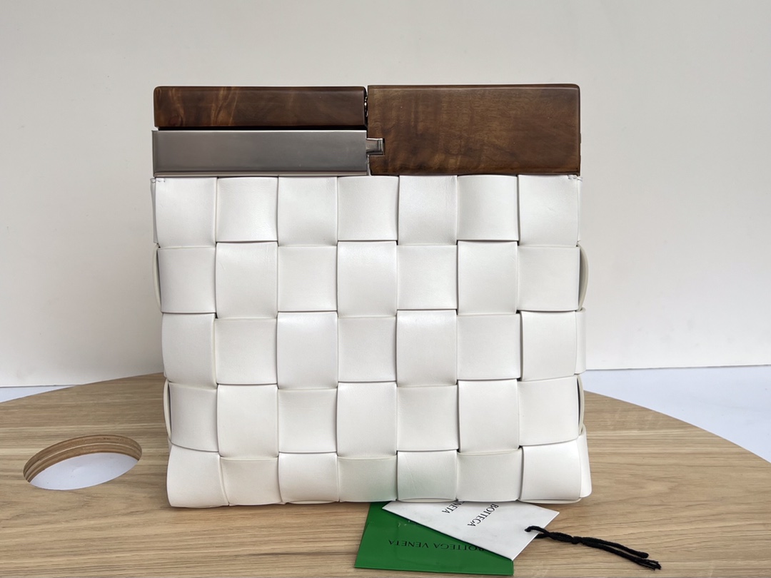 Bo*te*ga nappa pouch-28*26*5cm