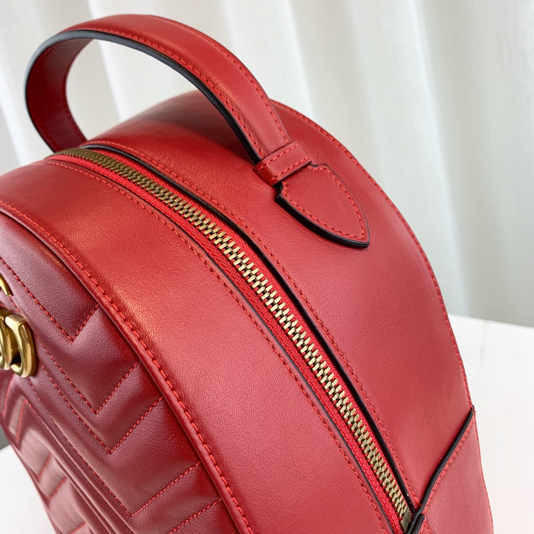 G*u*i backpack-22.5x26x11cm