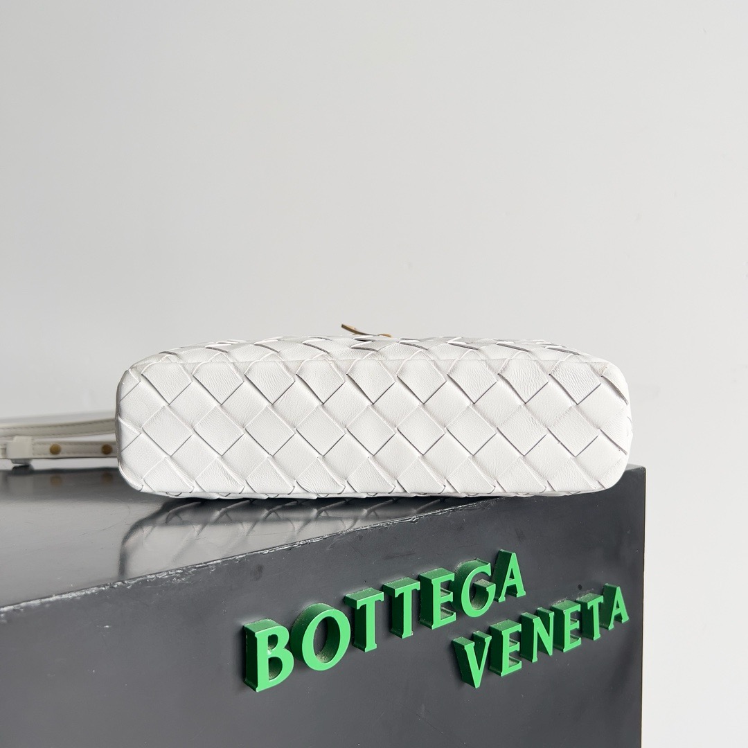 Bo*te*ga ve*ne*ta vanity case bag-22x12.5x5cm