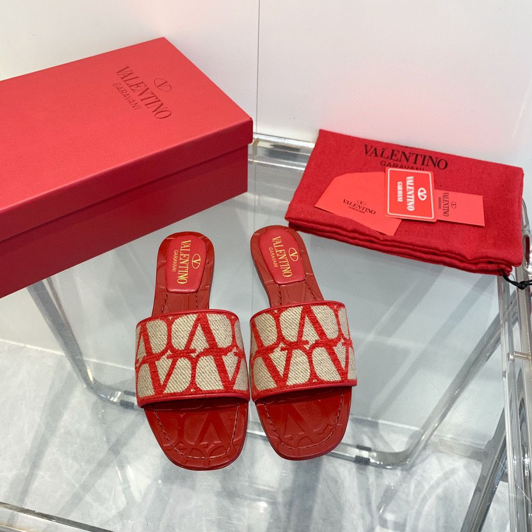 Valentino Slides