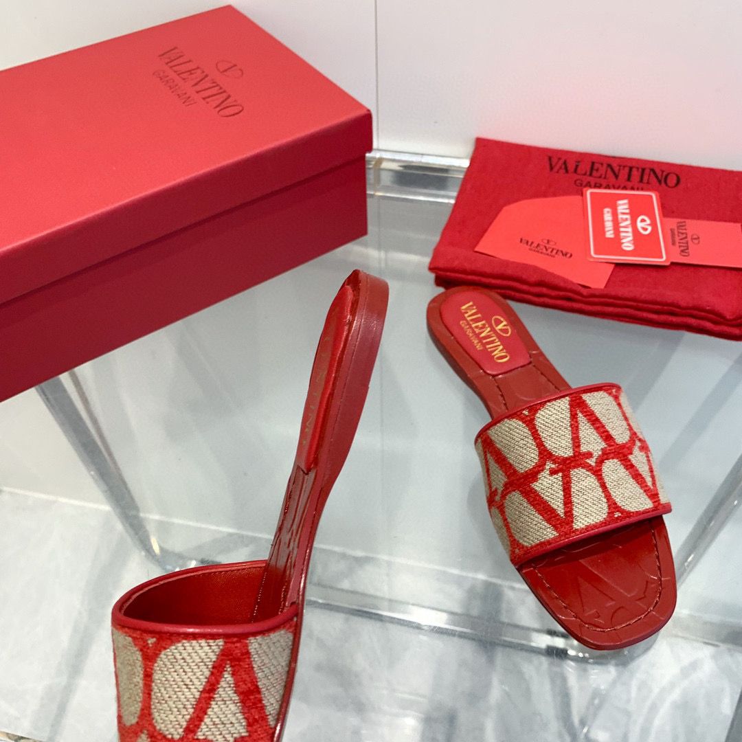 Valentino Slides