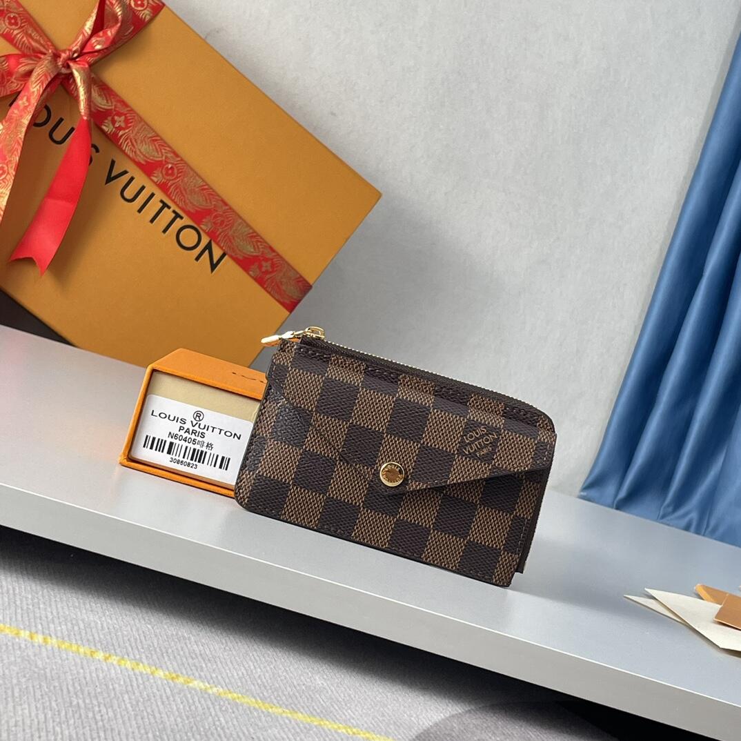 l**is V*t*n wallet-13x8.5cm