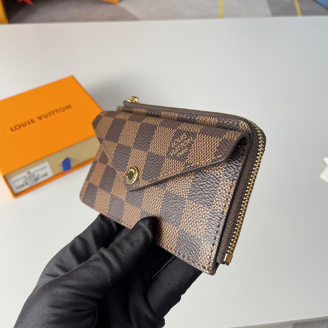 l**is V*t*n wallet-13x8.5cm