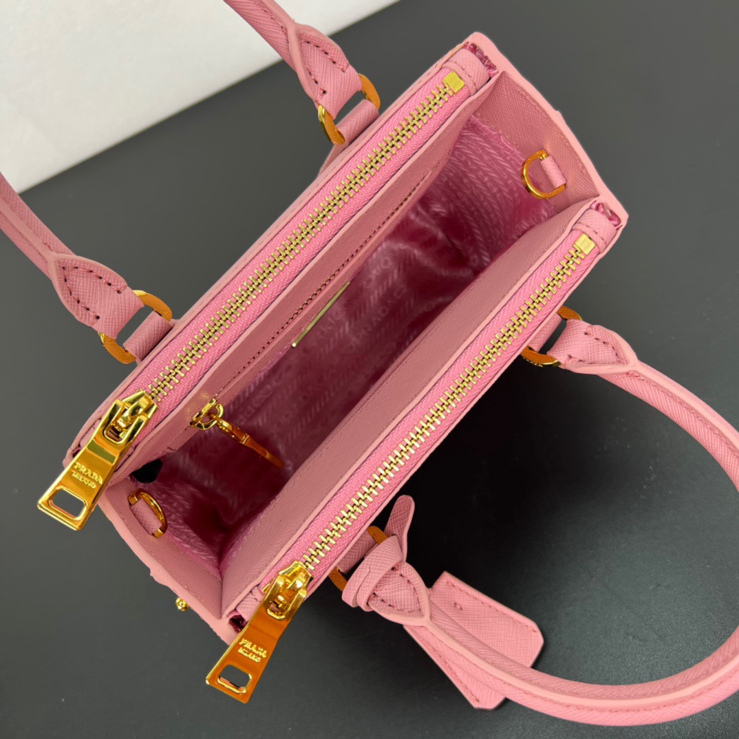 Pra*a bag-20*15*9.5cm