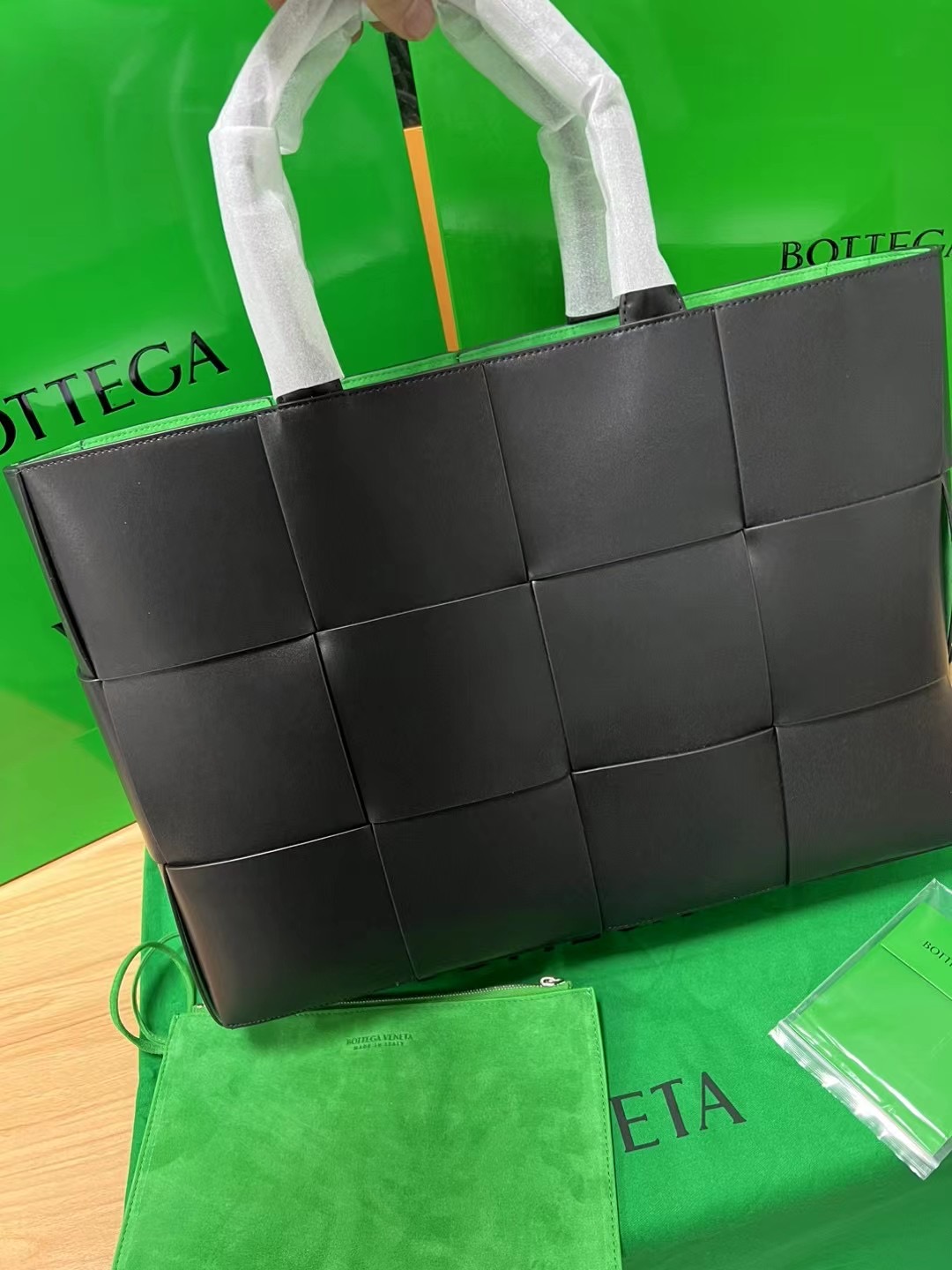 Bo*te*ga ve*ne*tatote