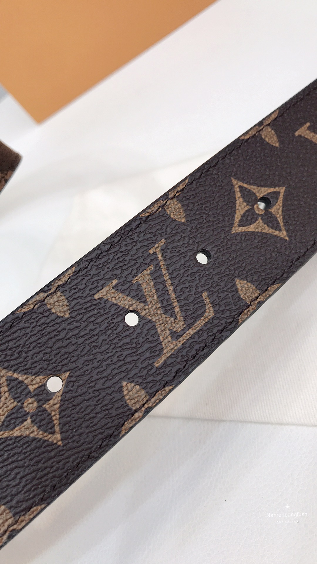 l**is V*t*n belt-3.8cm