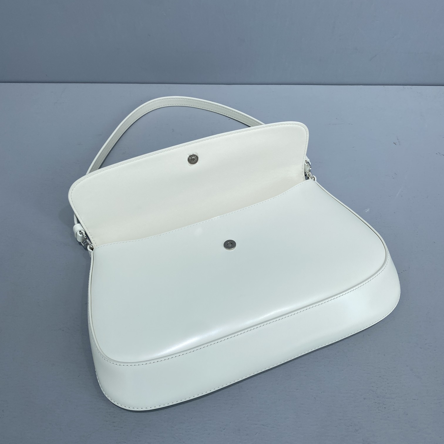 Pra*a cleo handbags-patent leather-30x18.5x4cm