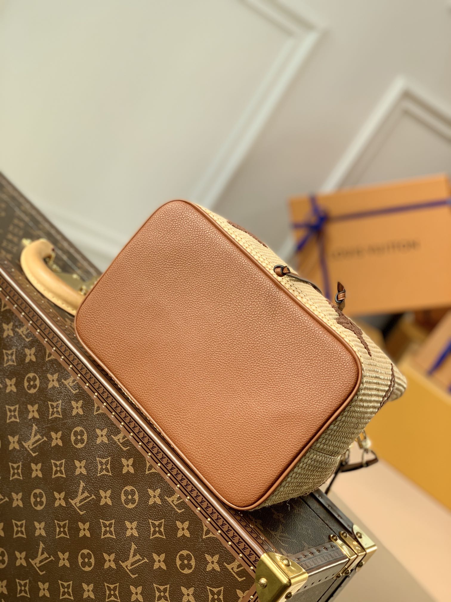 l**is V*t*n néonoé gaston bucket-26*26*17.5cm