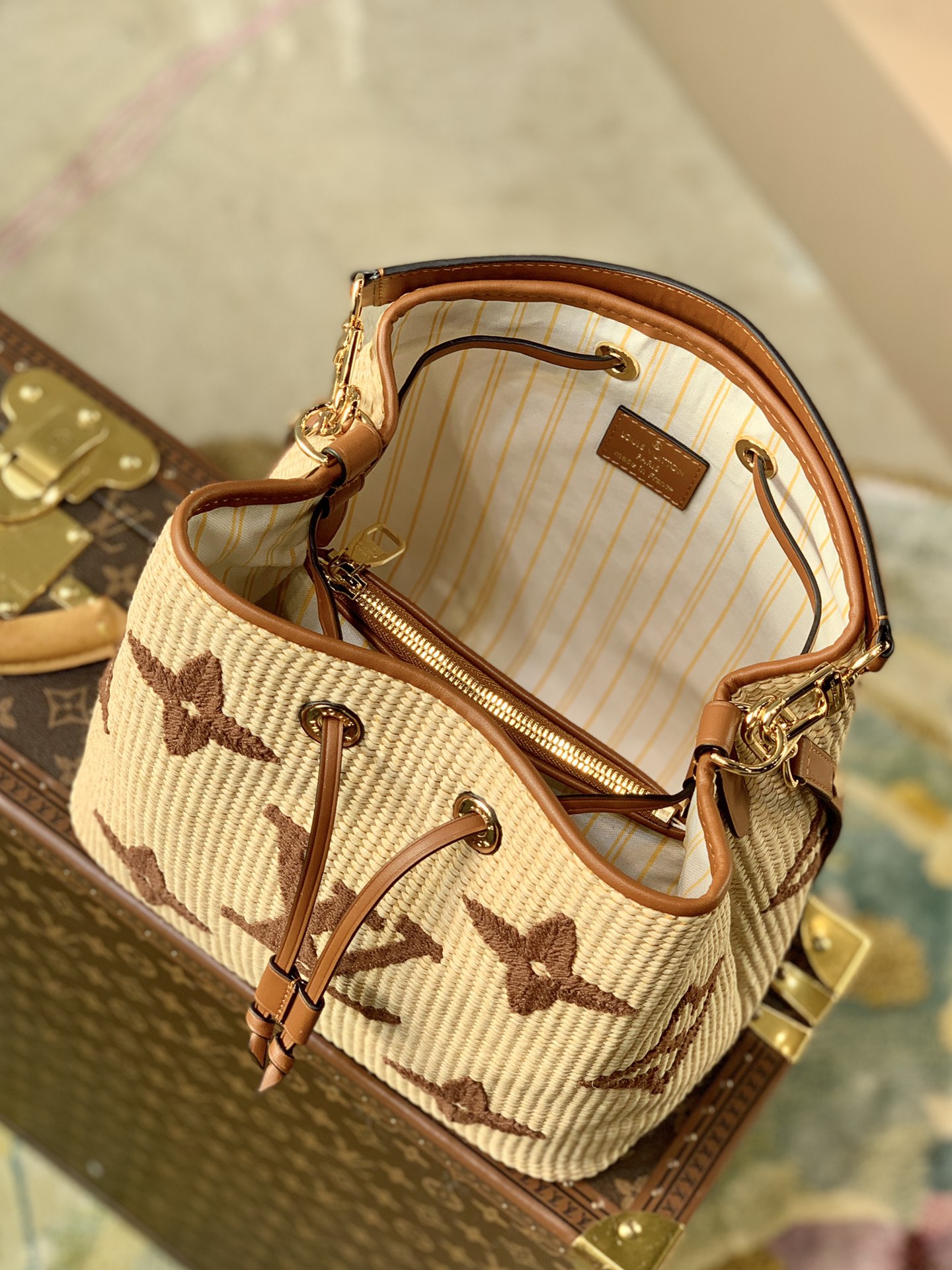 l**is V*t*n néonoé gaston bucket-26*26*17.5cm