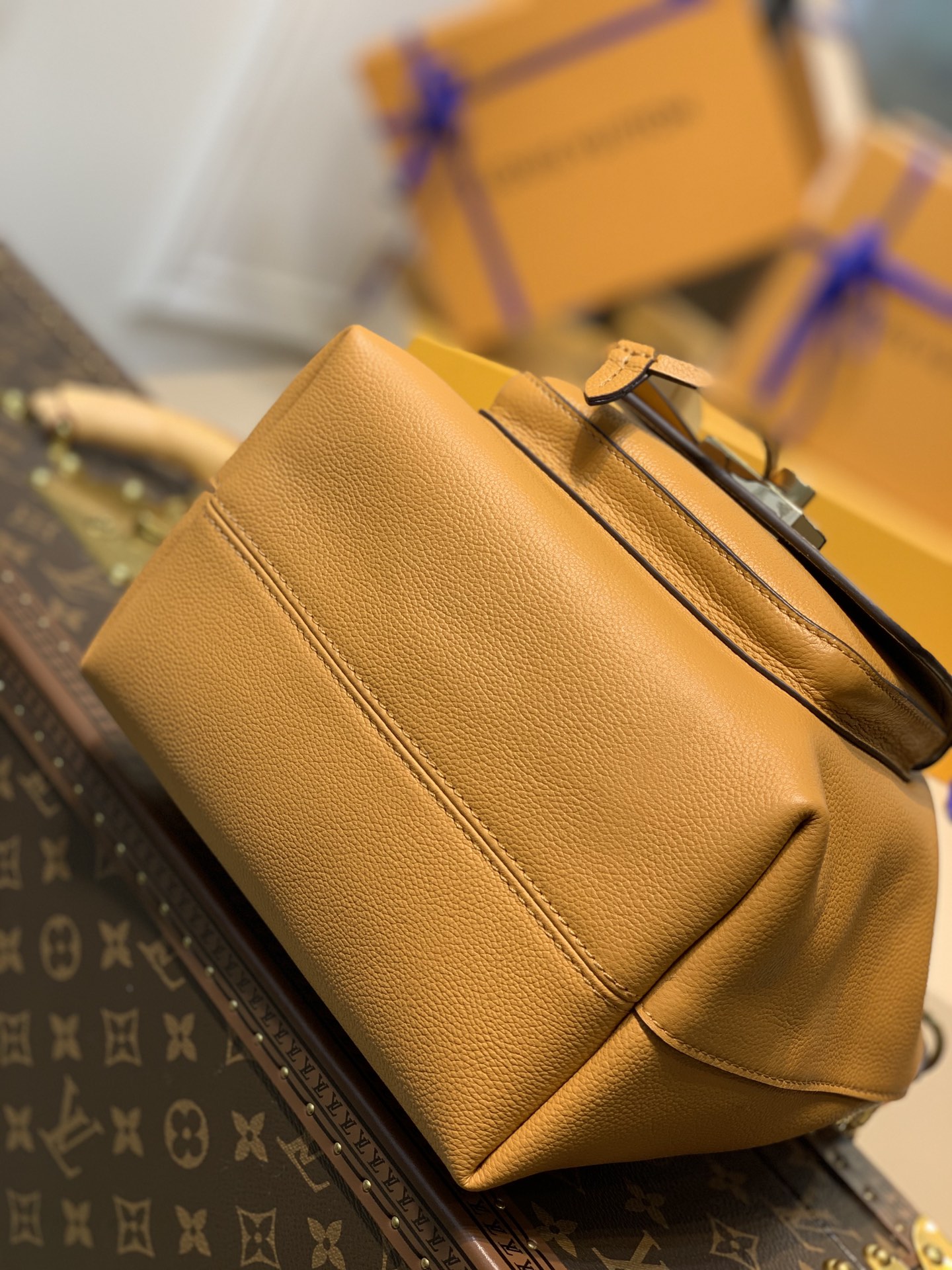 l**is V*t*n lockme bucket-20*13*22cm