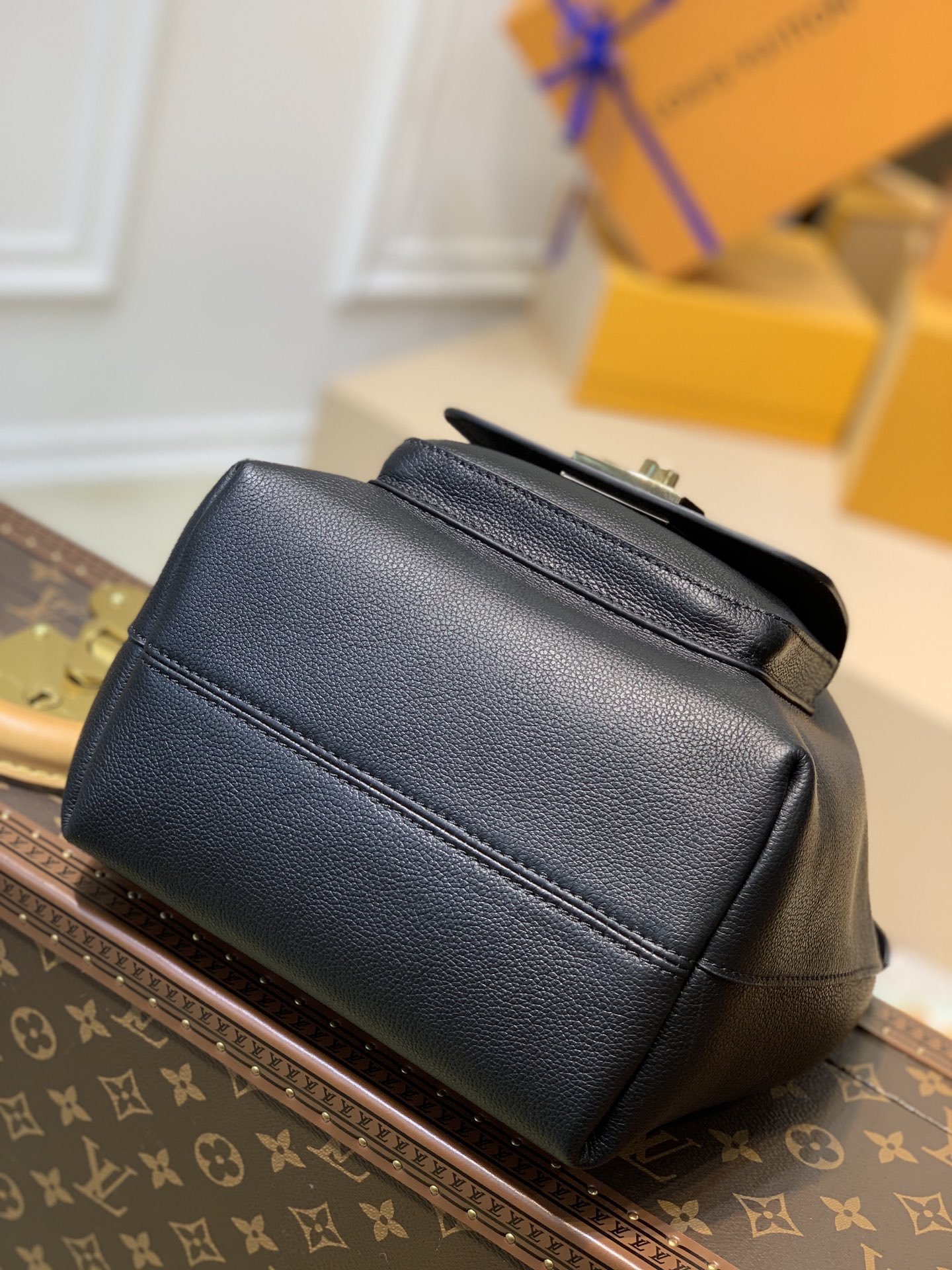 l**is V*t*n lockme bucket-20*13*22cm