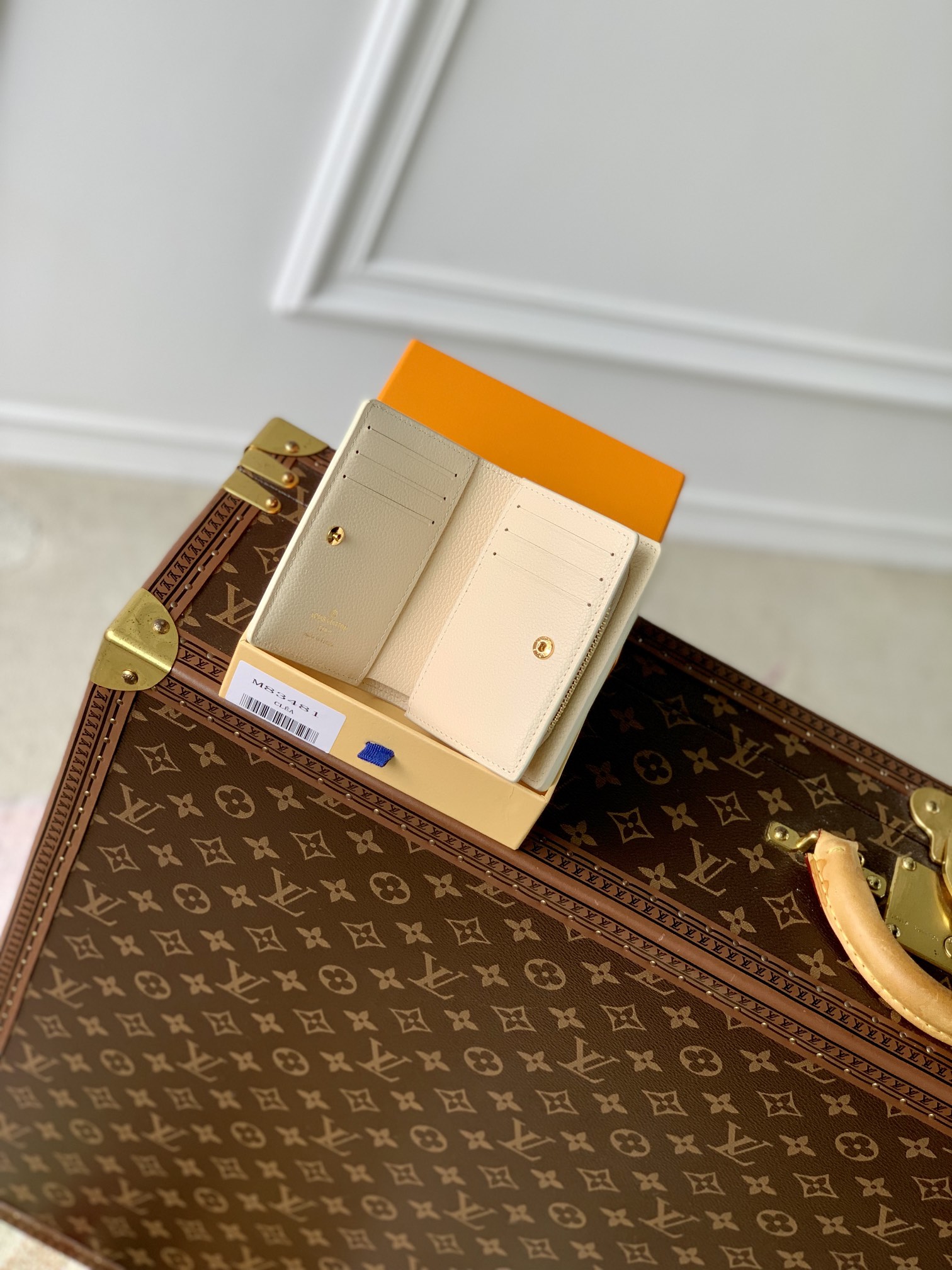 l**is V*t*n cléa wallet-11*8.5*3.5cm