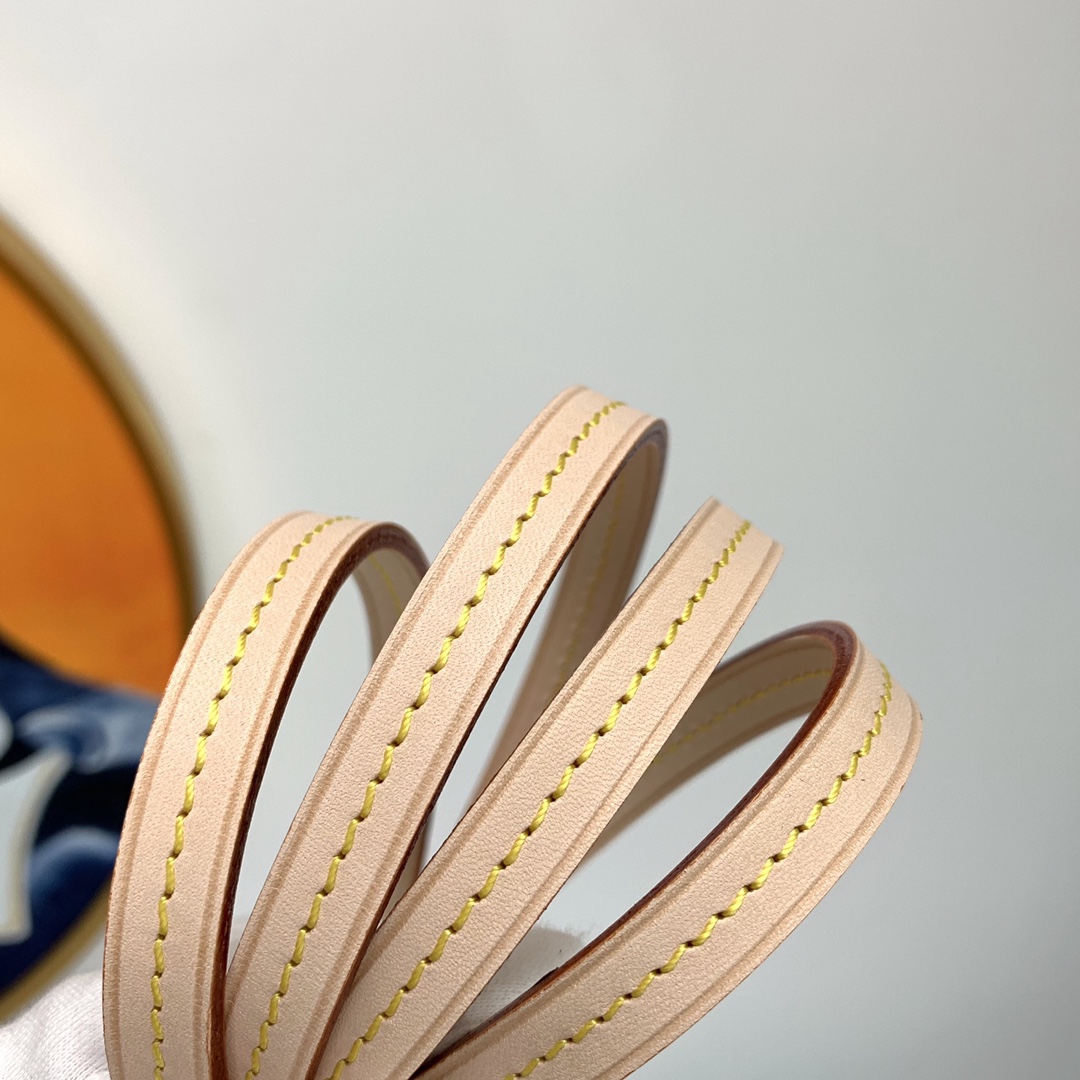 l**is V*t*n pochette accessoires-21*13*3cm