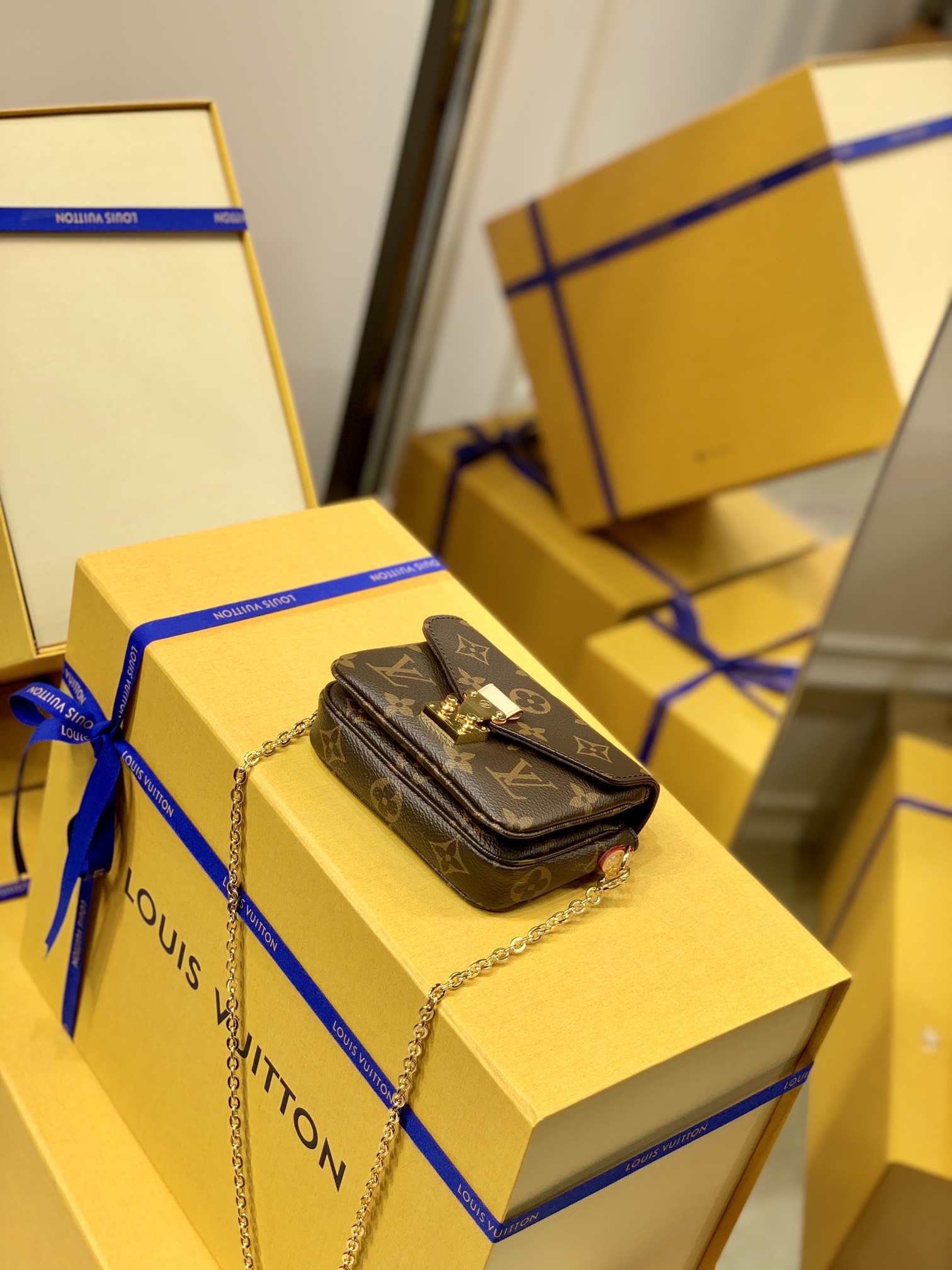 l**is V*t*n micro metis handbags-14*11* 3.5 cm