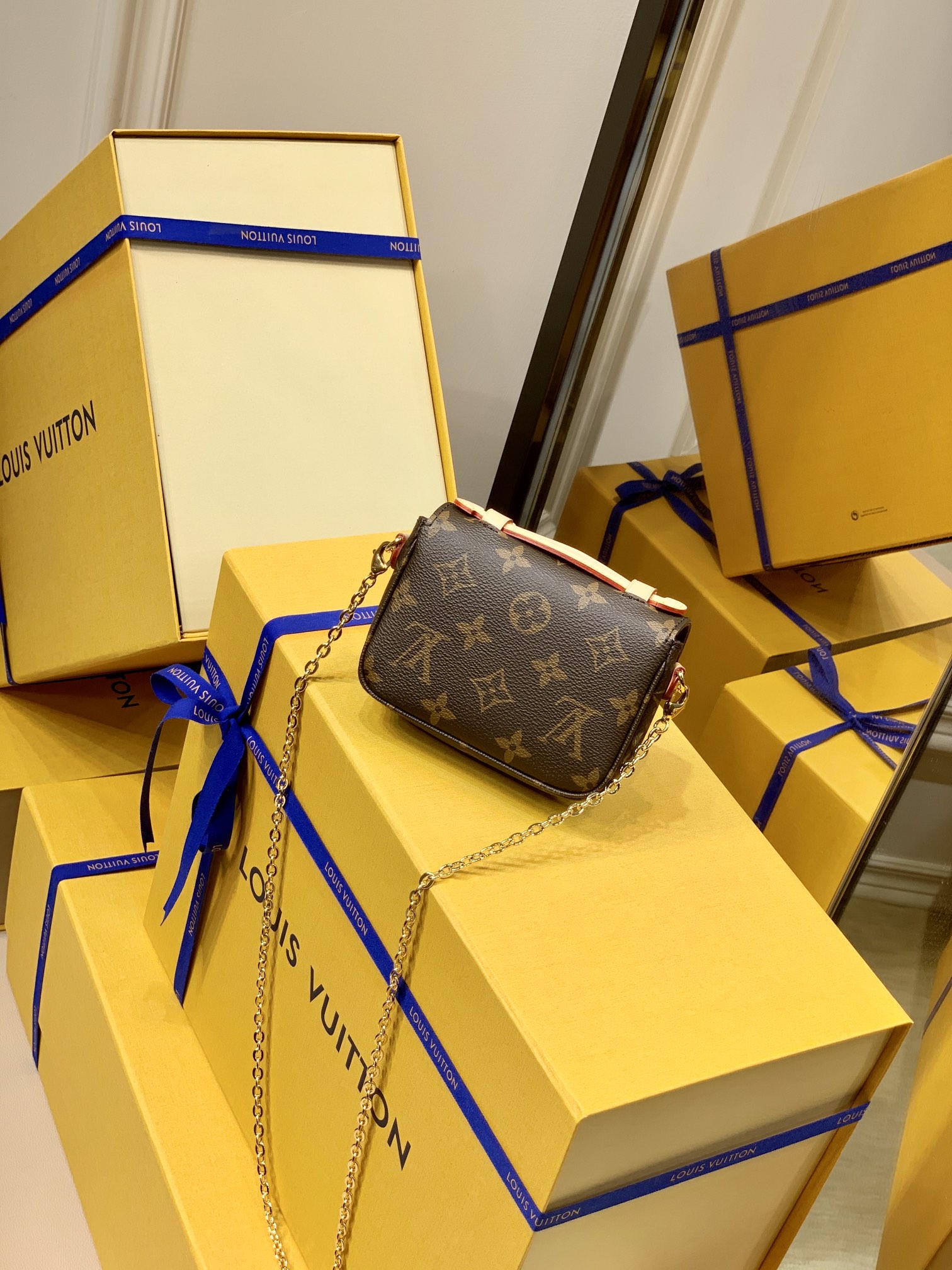 l**is V*t*n micro metis handbags-14*11* 3.5 cm