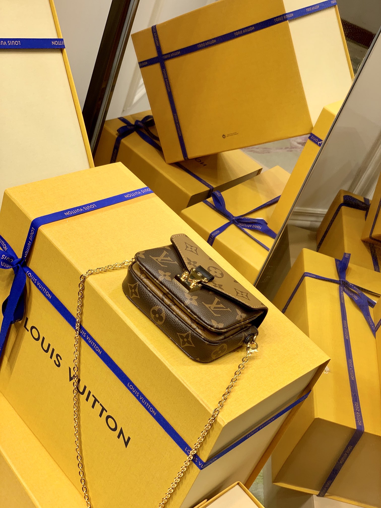 l**is V*t*n micro metis handbags-14*11* 3.5 cm