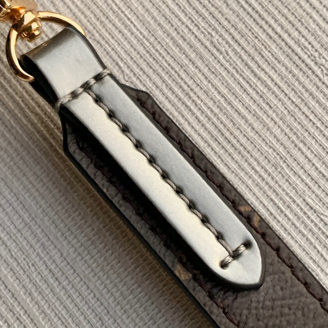 l**is V*t*n petie sac plat tote-17*14*5.5cm