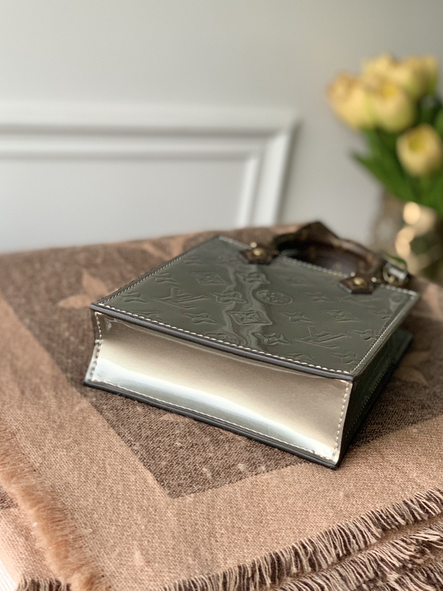 l**is V*t*n petie sac plat tote-17*14*5.5cm