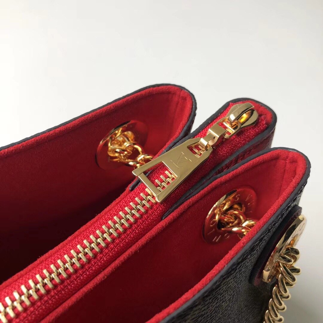 l**is V*t*n surene bb-24*17*11cm