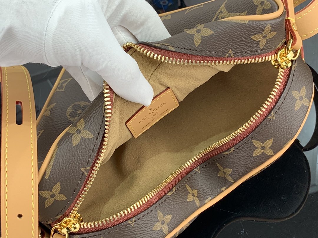 l**is V*t*n love handbags-m45149 -22*20*6cm