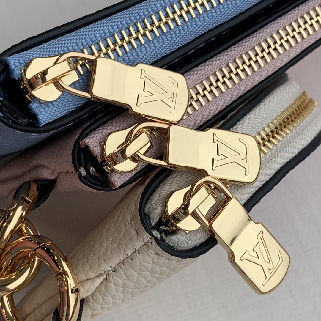 l**is V*t*n by the pool pouch-20*12*3cm