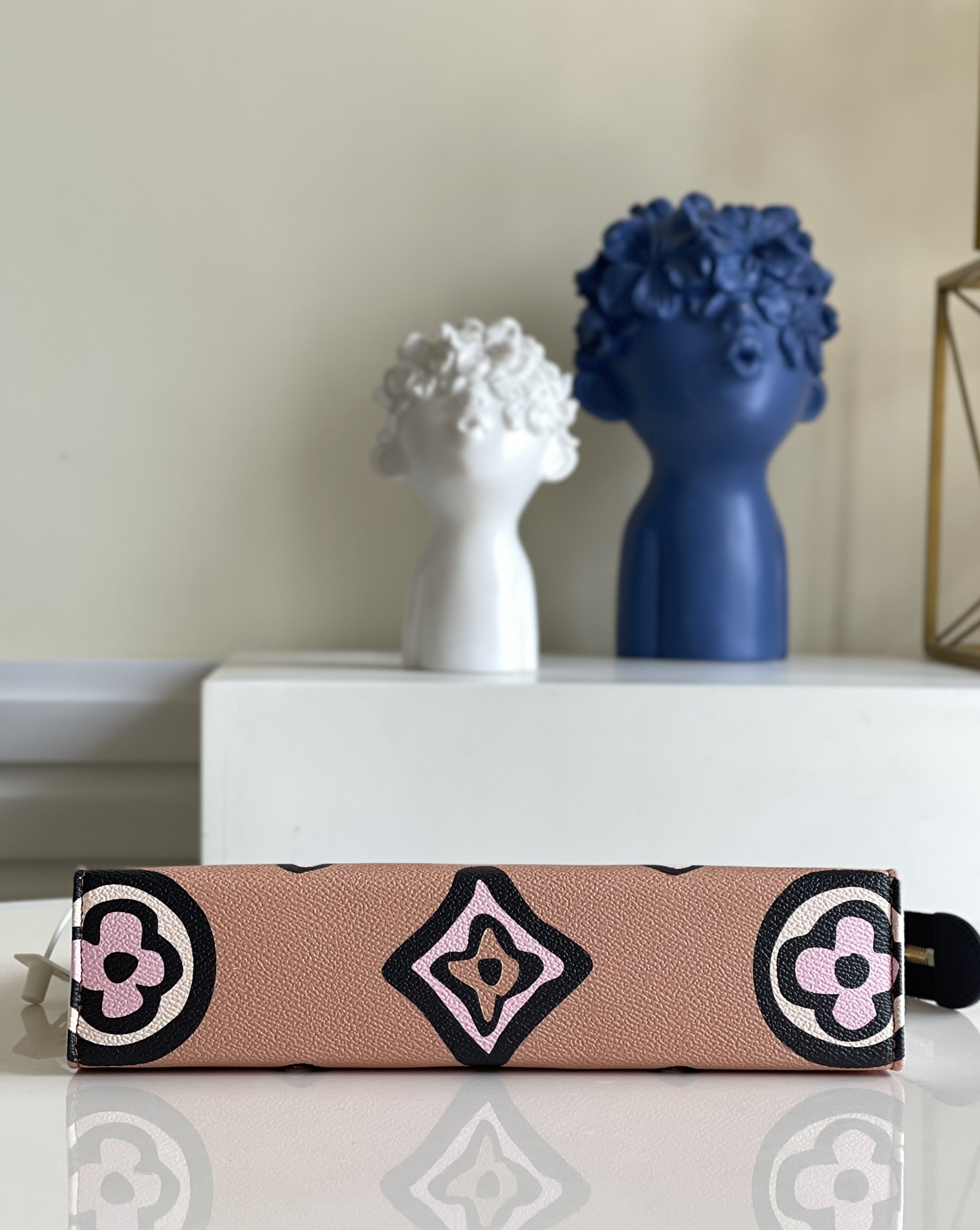 l**is V*t*n wild at heart toiletry pouch 26-26*20*5cm