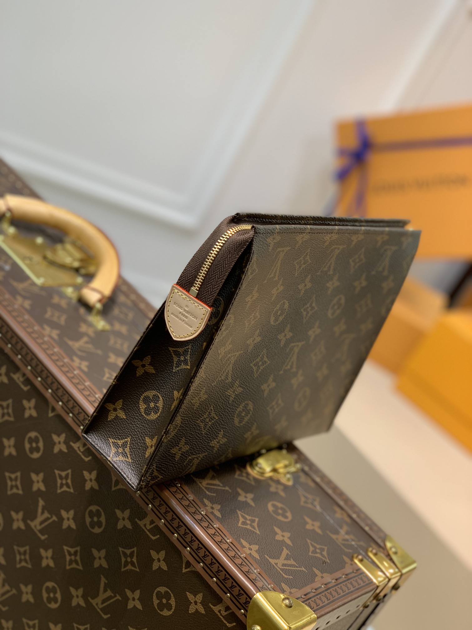 l**is V*t*n toiletry pouch 26-26*20*5cm