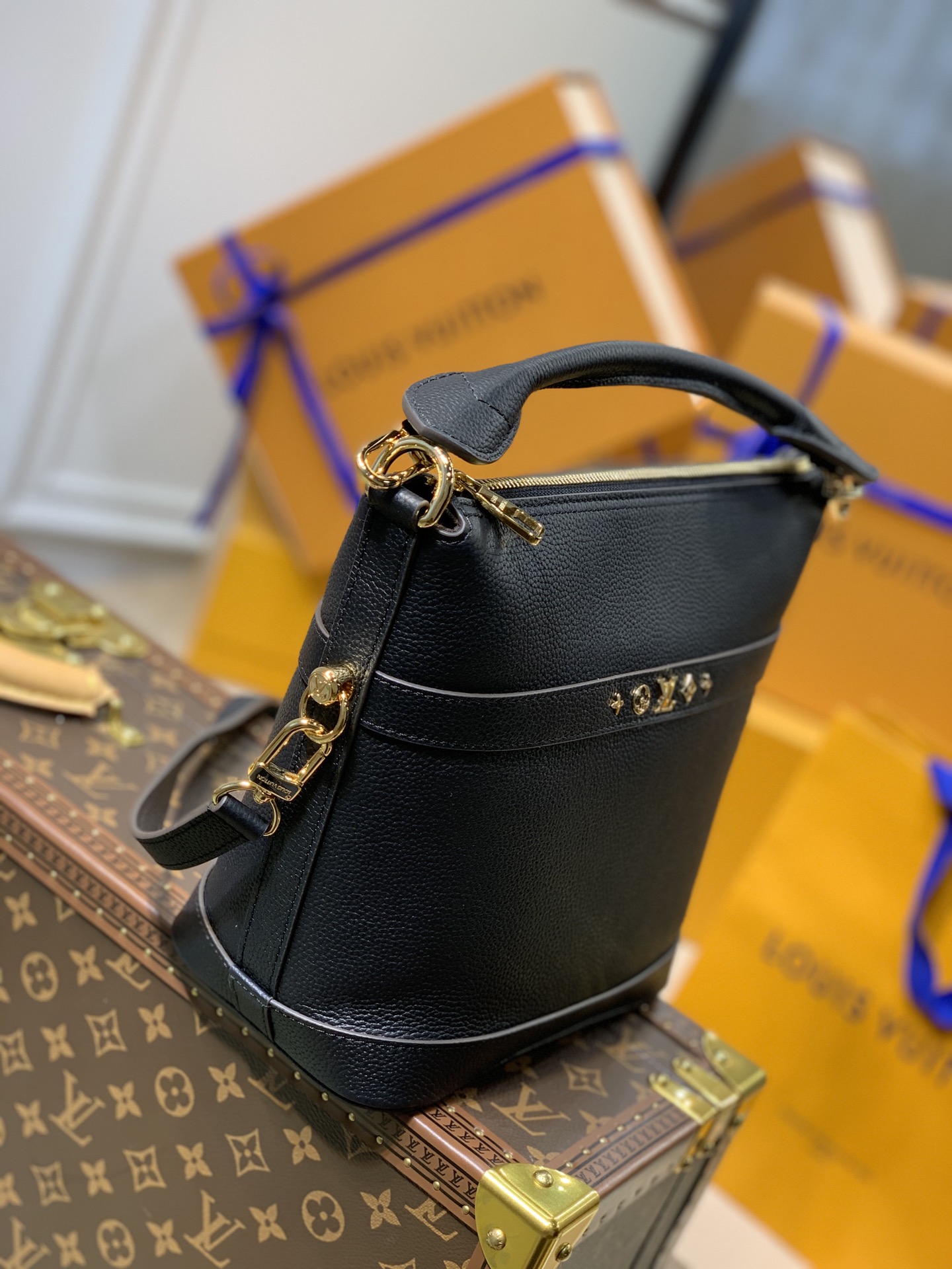 l**is V*t*n cruiser handbags-25*22.5*13cm