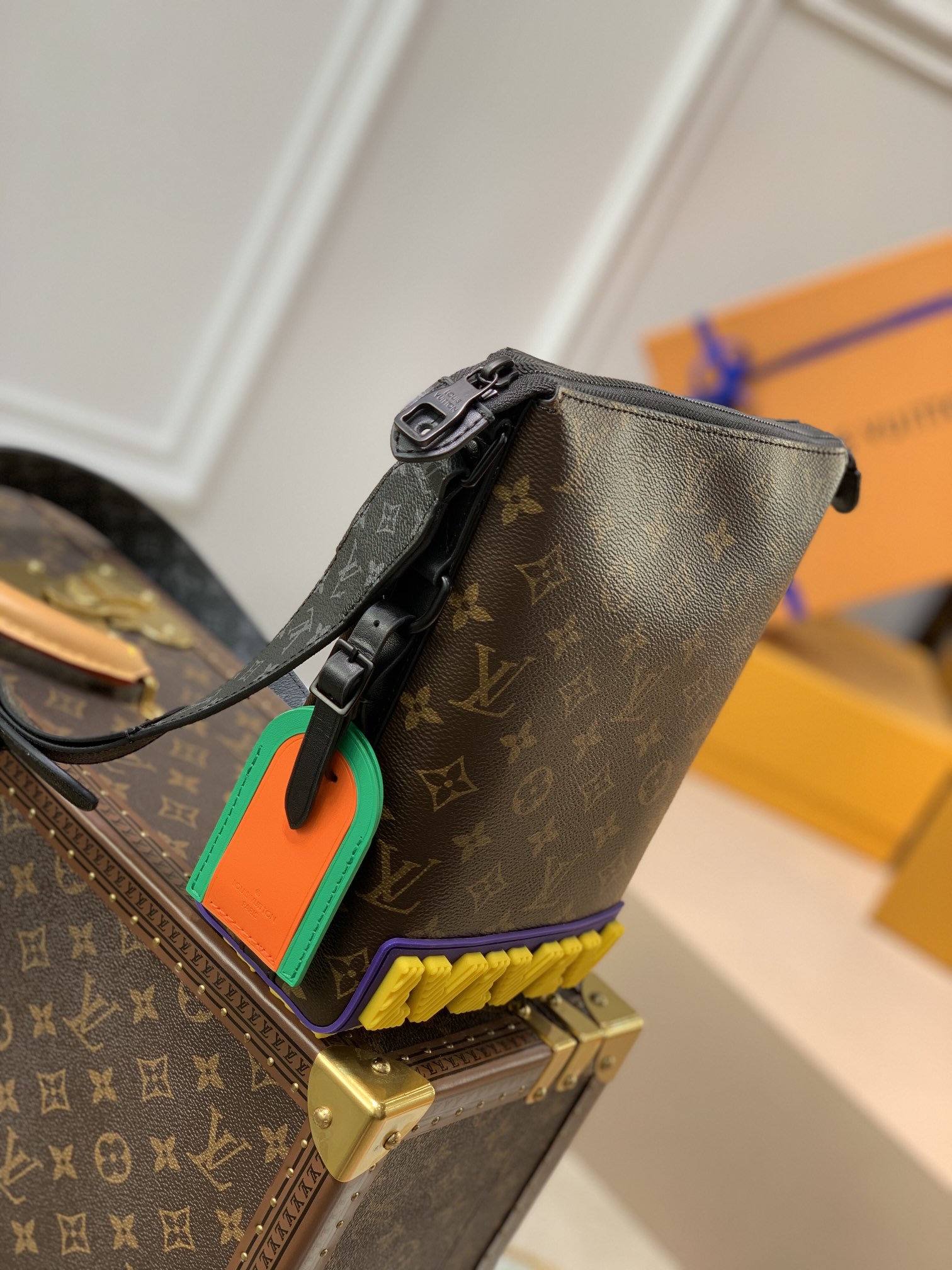 l**is V*t*n cruiser handbags-25*22.5*13cm