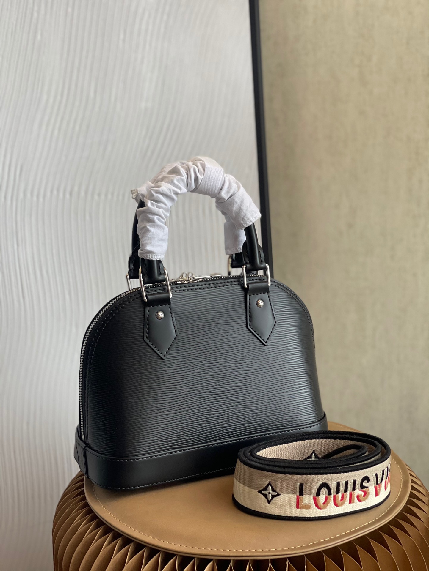 l**is V*t*n alma bb-25*19*12cm