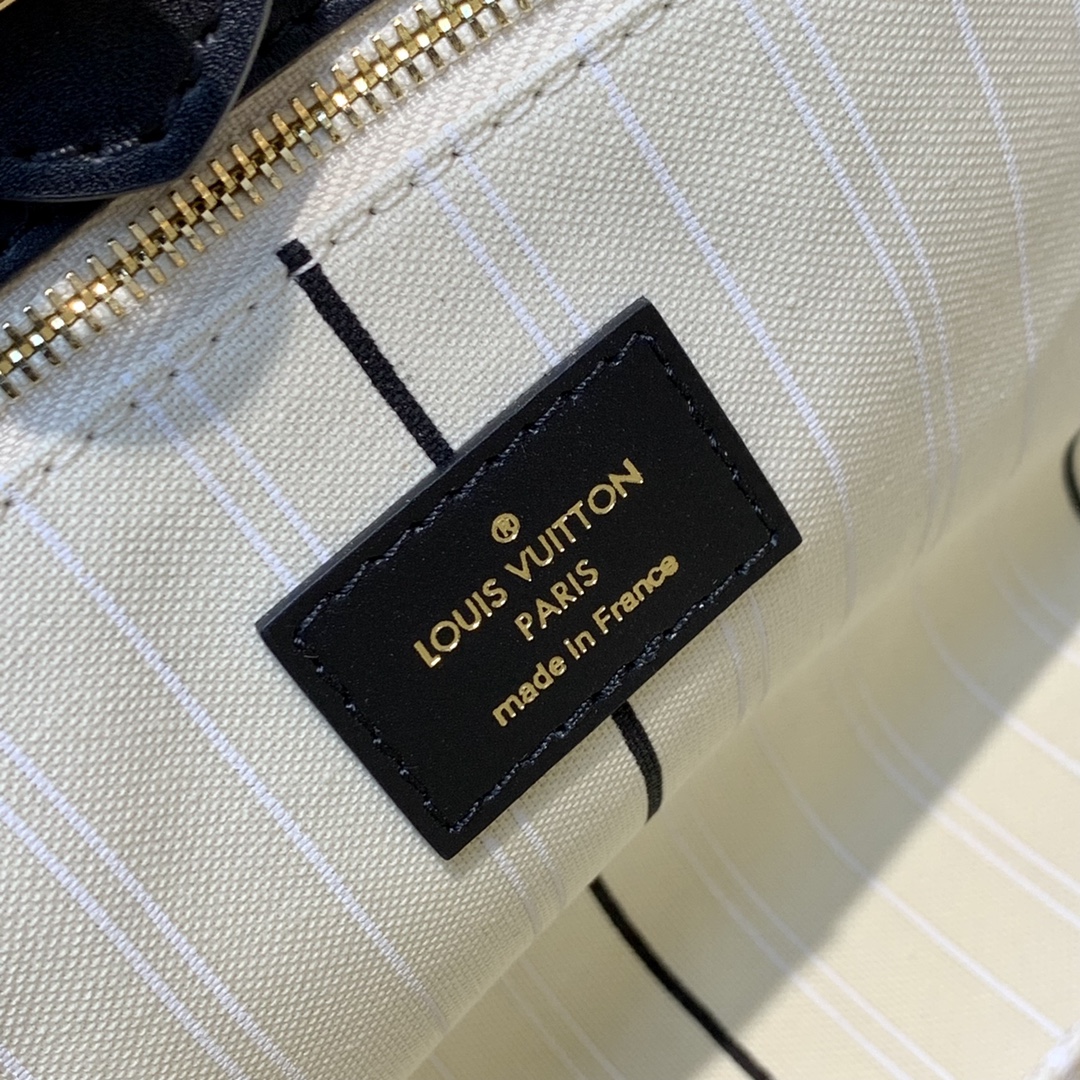 l**is V*t*n on my side tote bag-25*20*12cm