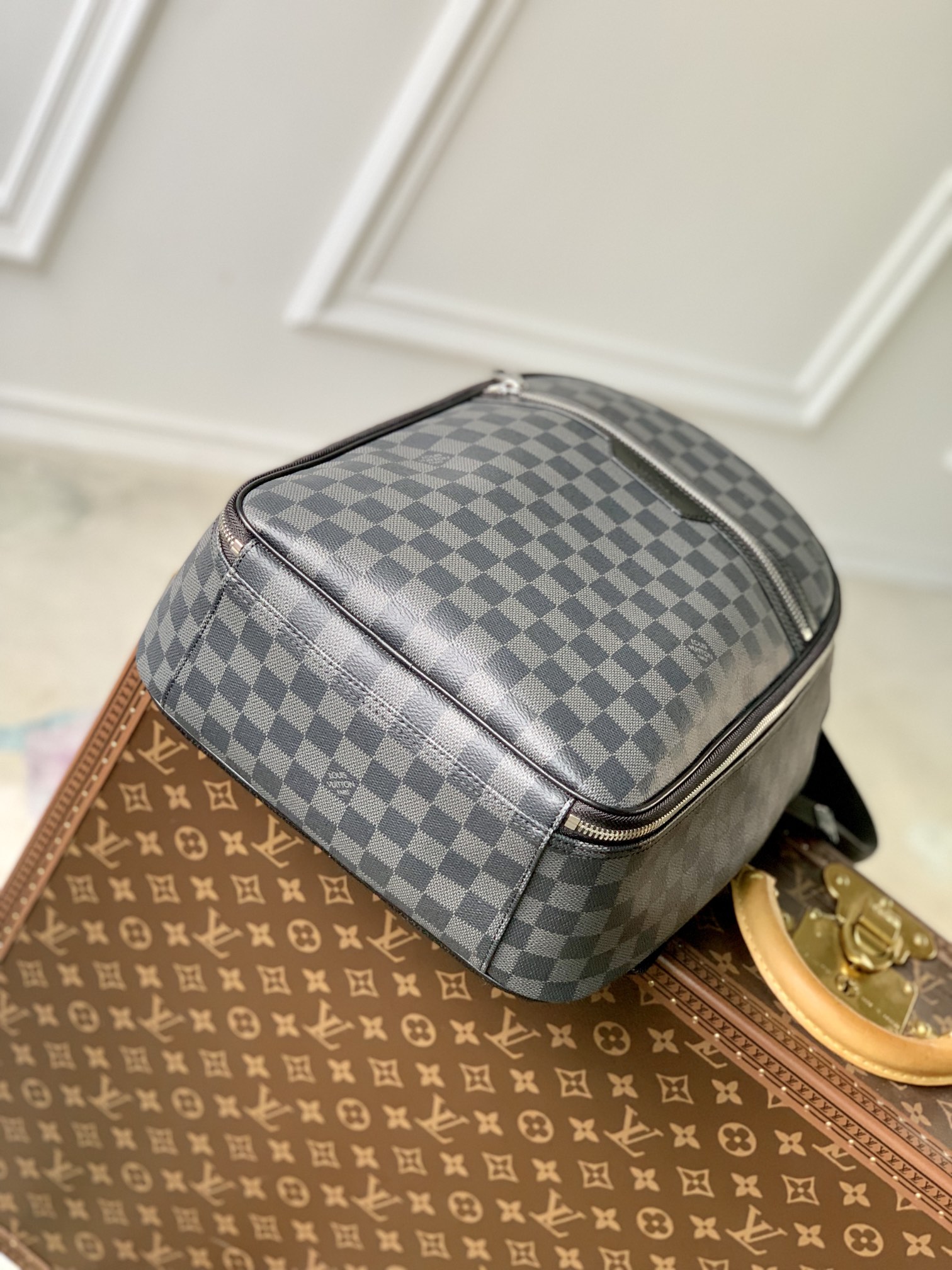 l**is V*t*n michael damier infini onyx backpsck-29*42*13cm