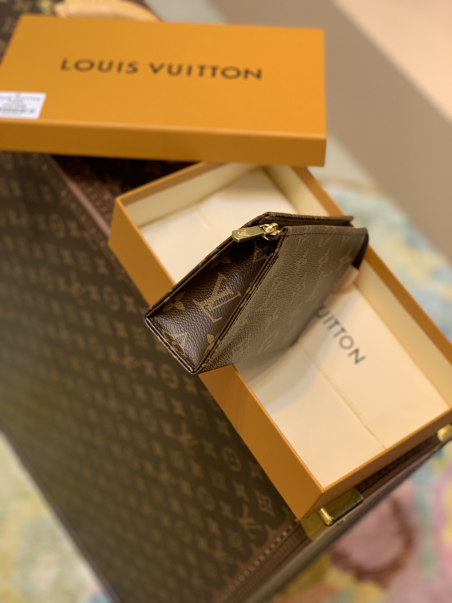 l**is V*t*n toiletry pouch -15*10*4.5cm