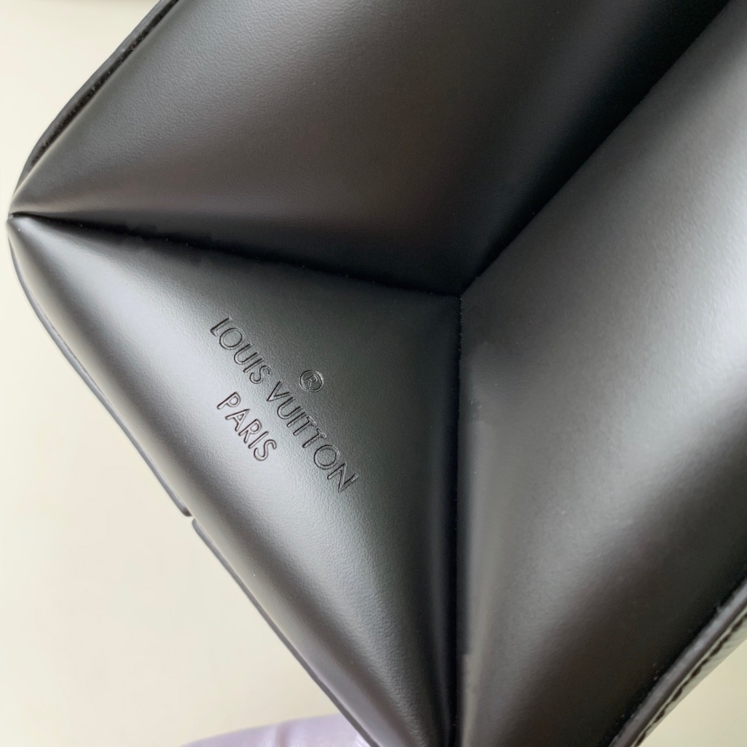 l**is V*t*n grenelle handbags-26*20*12cm