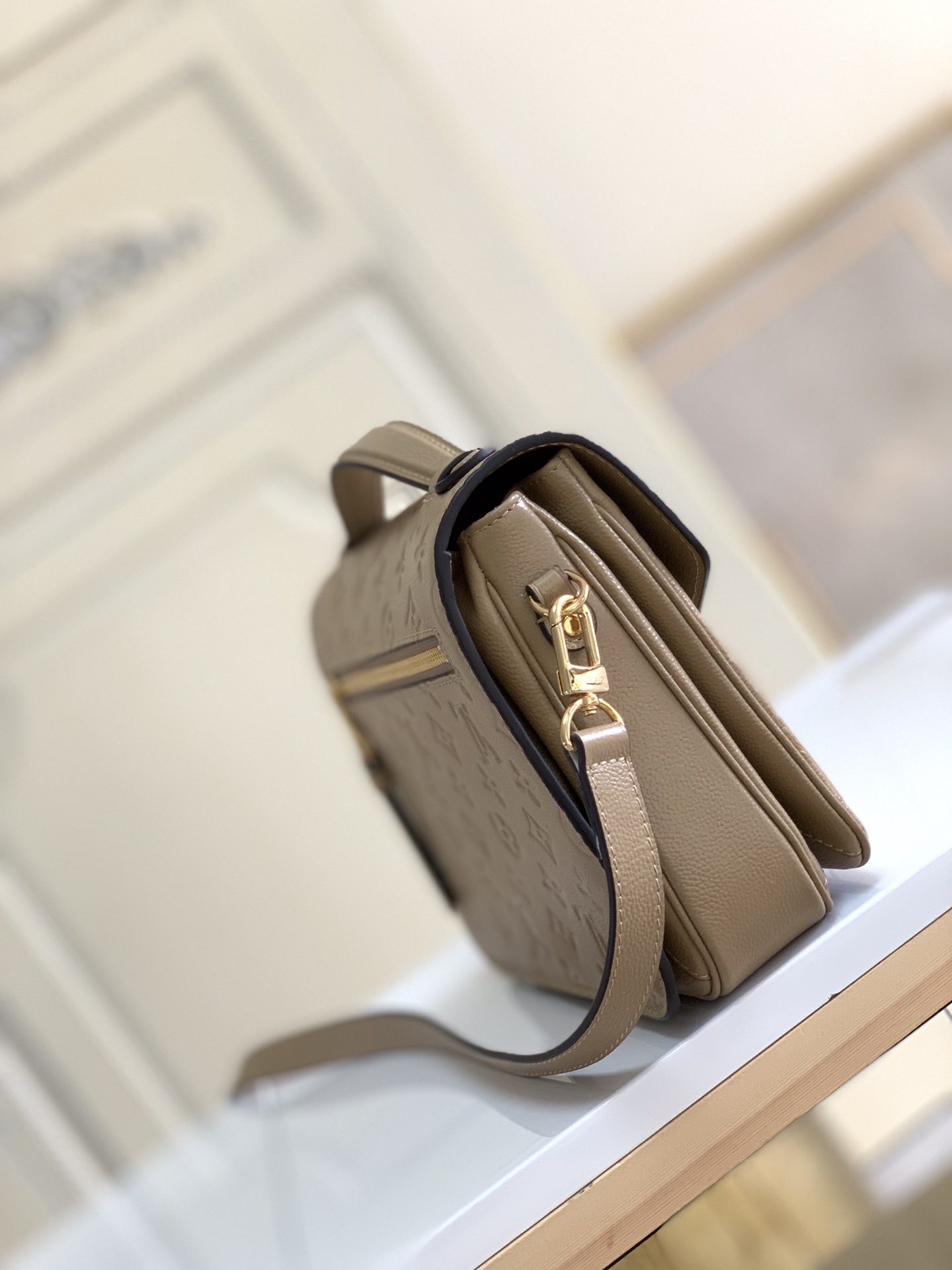 l**is V*t*n pochette metis handbags-25*19*7cm