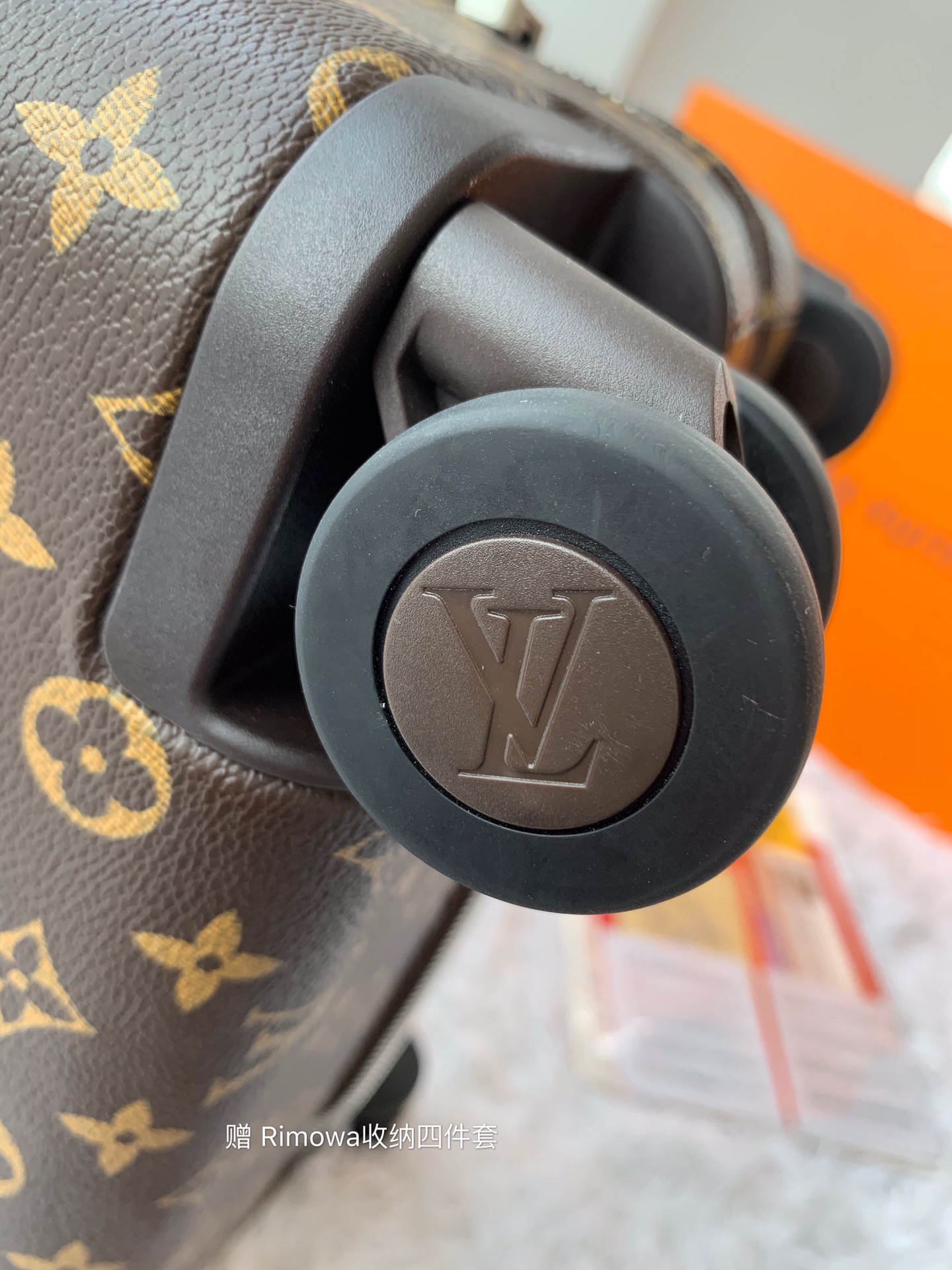 l**is V*t*n horizon 55-‭38*55*21cm