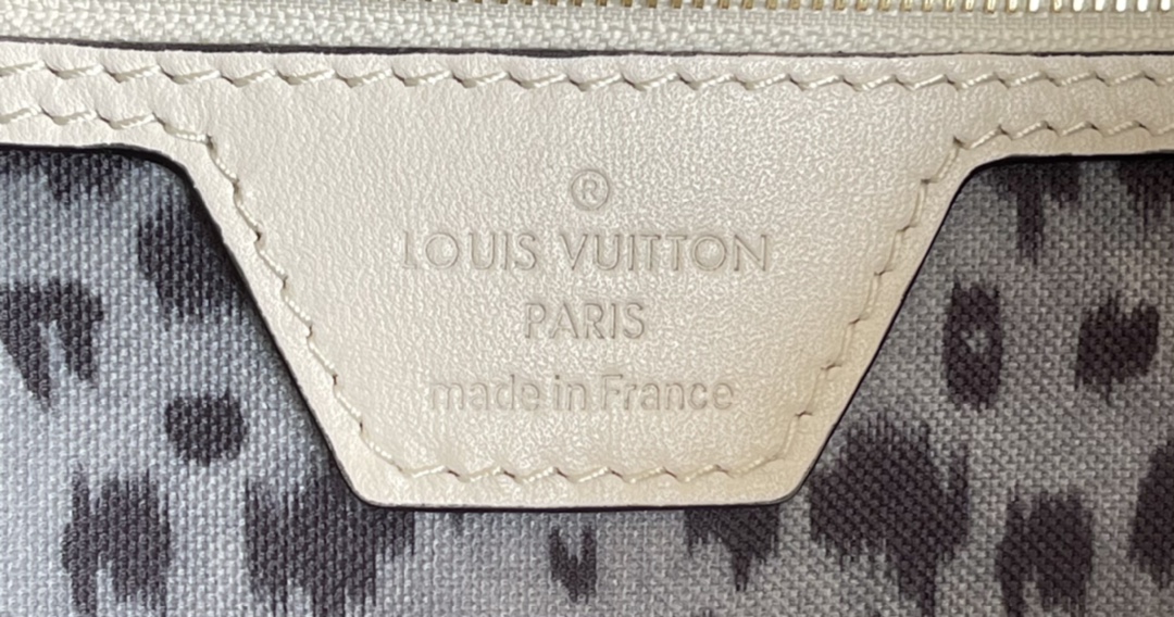 l**is V*t*n neverfull wild at heart-32*29*17cm