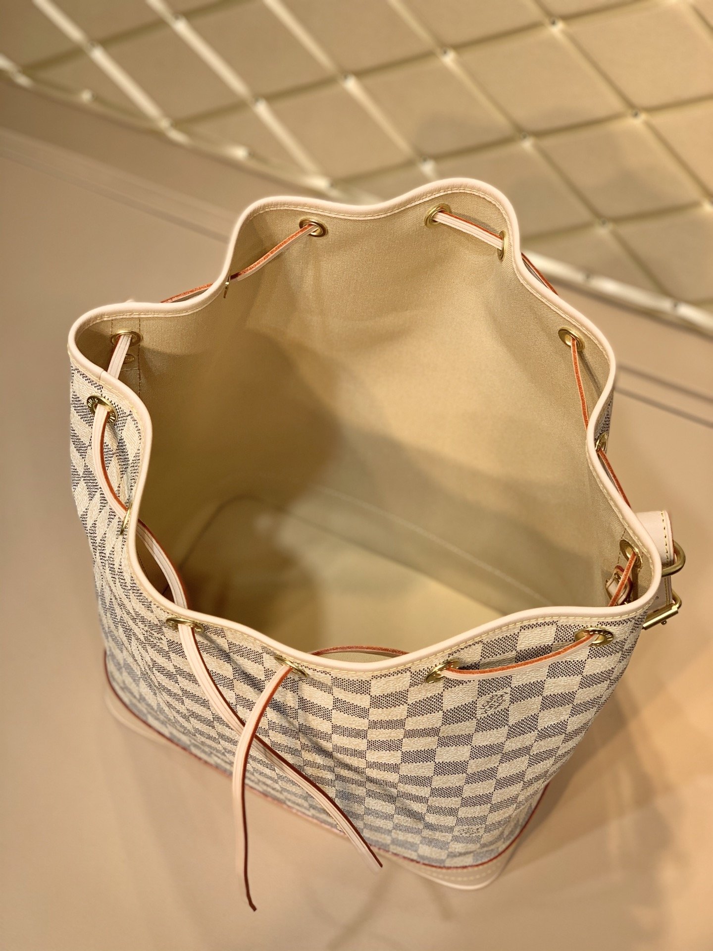 l**is V*t*n noÉ bucket-27.5*36*20cm