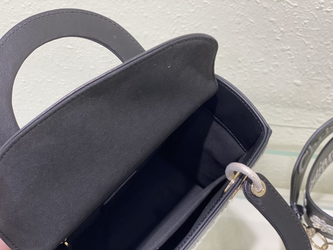 lady D*or handle bag-24cm