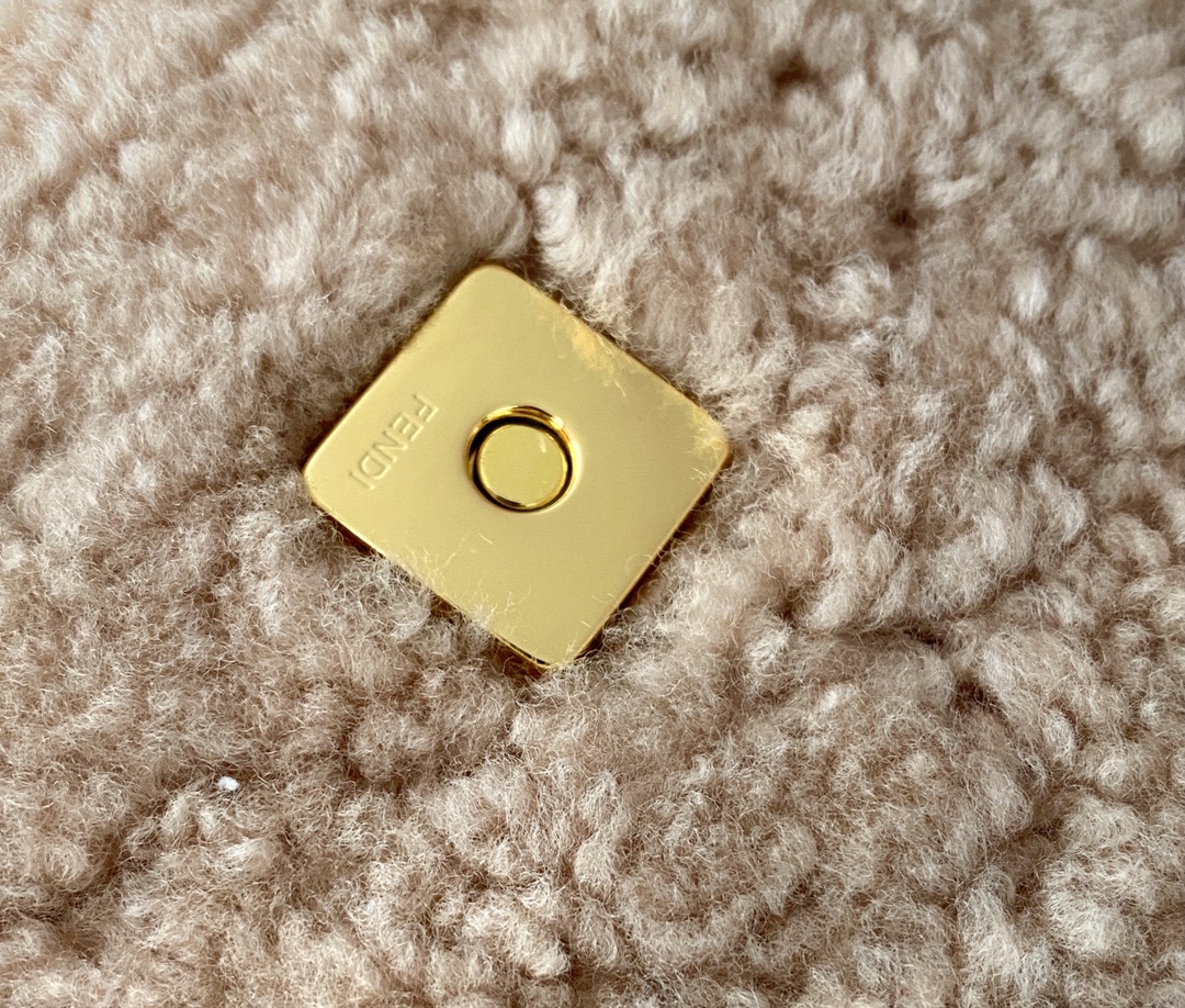 F**di medium baguette bag-27×6×15cm