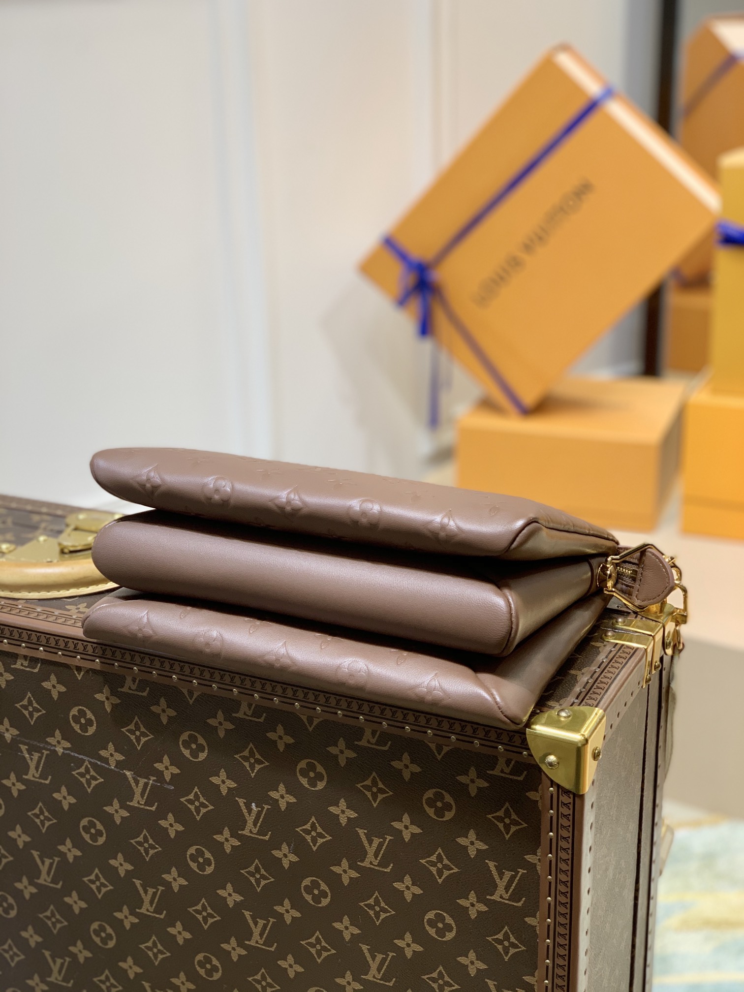 l**is V*t*n coussin handbags-26*20*12cm