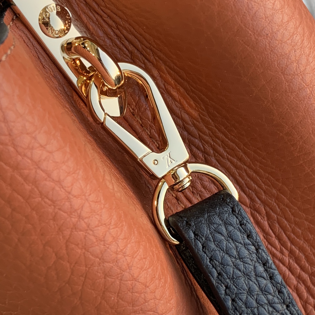 l**is V*t*n capucines bb-27*18*9cm