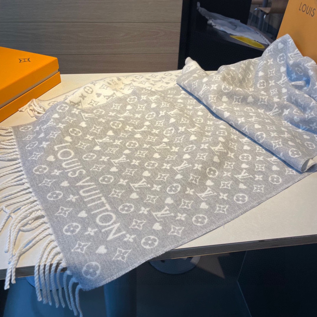 l**is V*t*n scarf-45*190cm