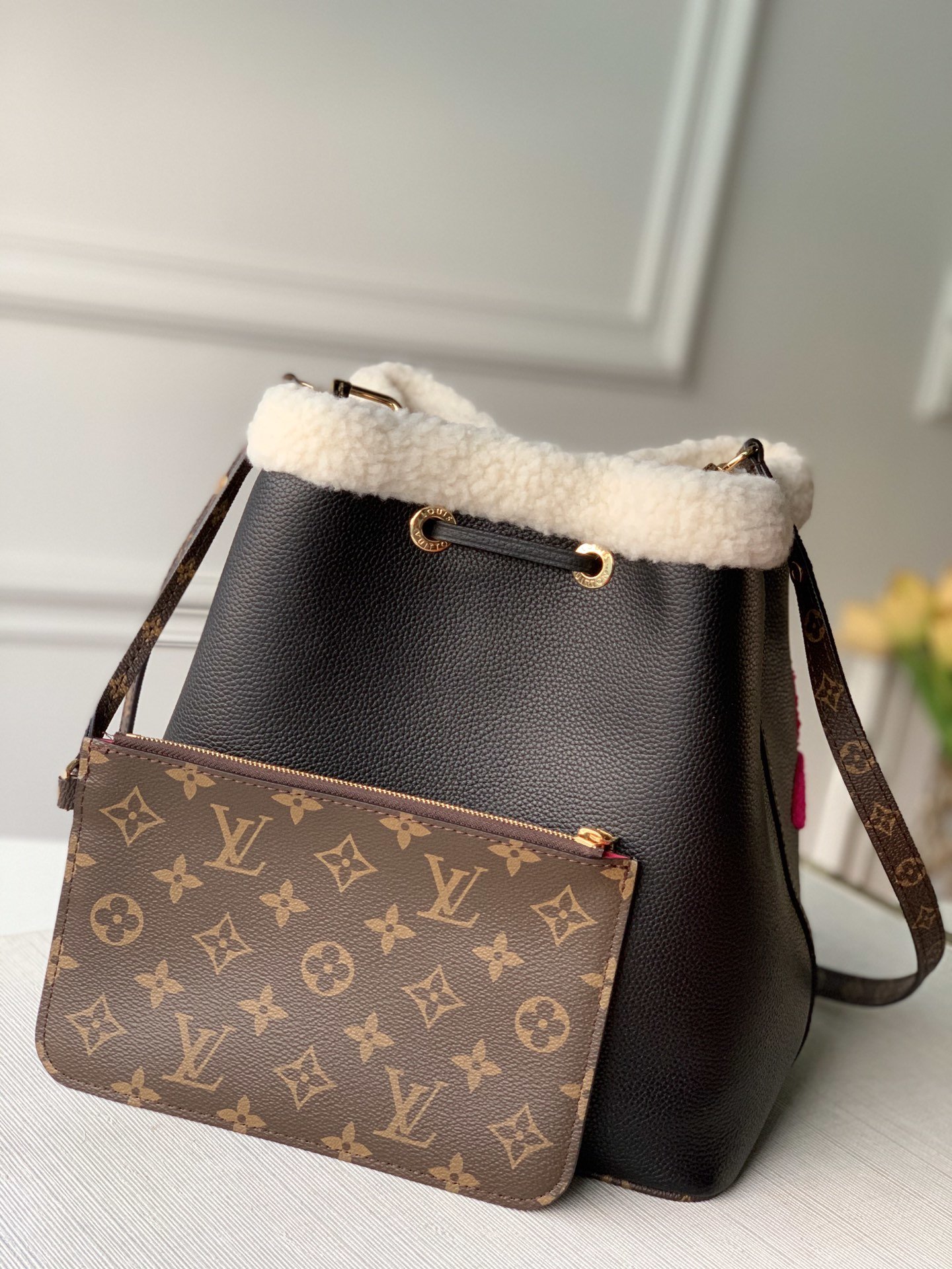 l**is V*t*n néonoé-26*26*17.5cm