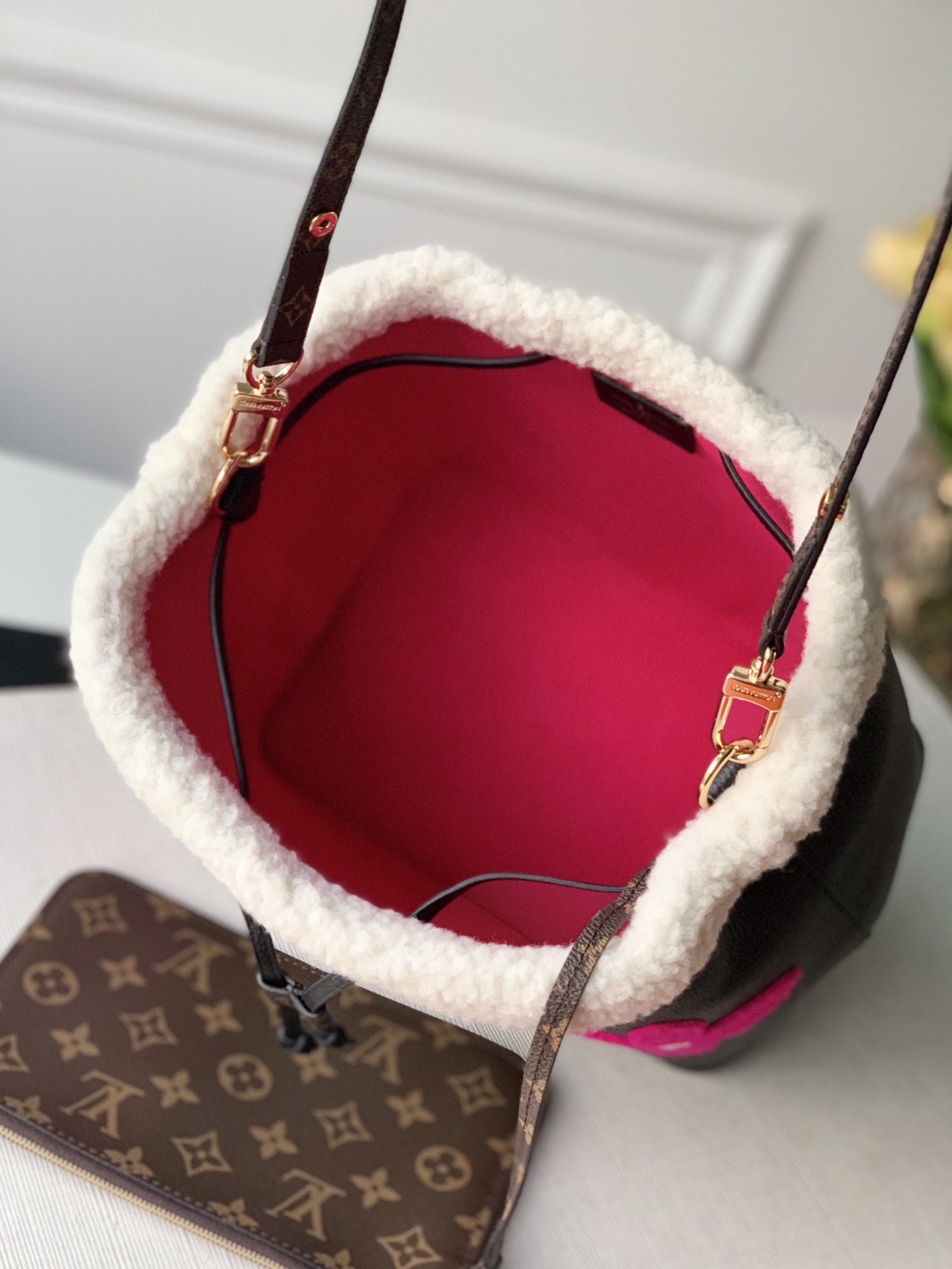 l**is V*t*n néonoé-26*26*17.5cm