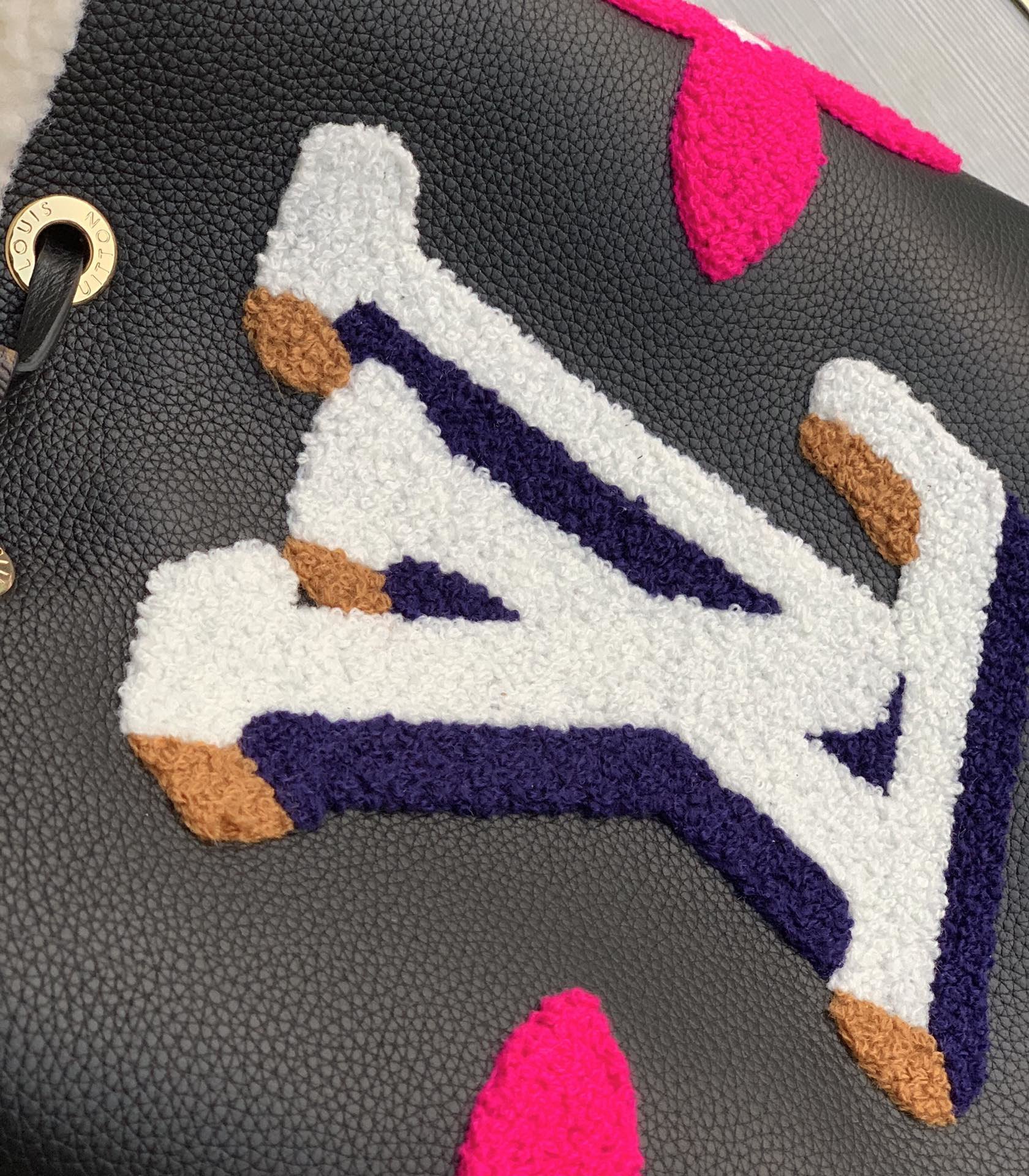 l**is V*t*n néonoé-26*26*17.5cm