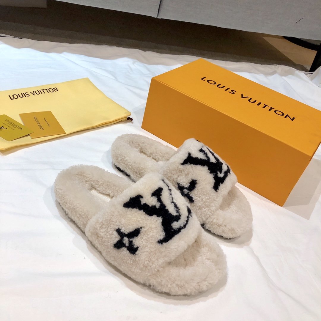 l**is V*t*n wool slippers
