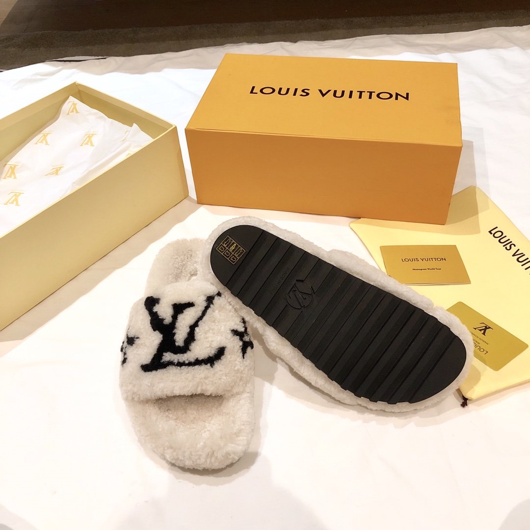 l**is V*t*n wool slippers