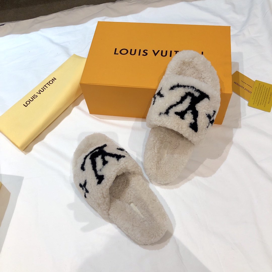 l**is V*t*n wool slippers
