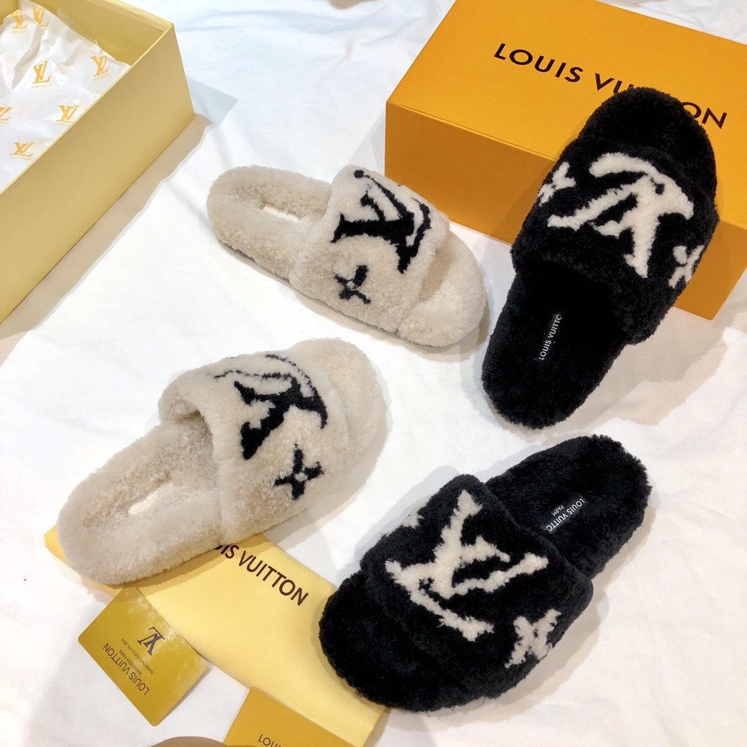 l**is V*t*n wool slippers